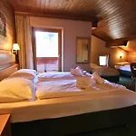 Alpensport Bed & Breakfast 3*