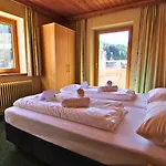 Alpensport Bed & Breakfast 3*