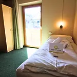 Alpensport - Inklusive Joker Card 住宿加早餐酒店 萨尔巴赫